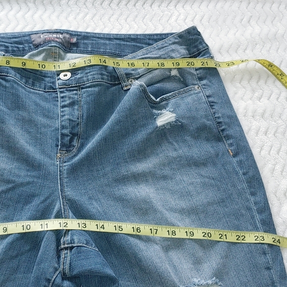 TORRID JEANS 24 Pre- Owned - Picture 13 of 16